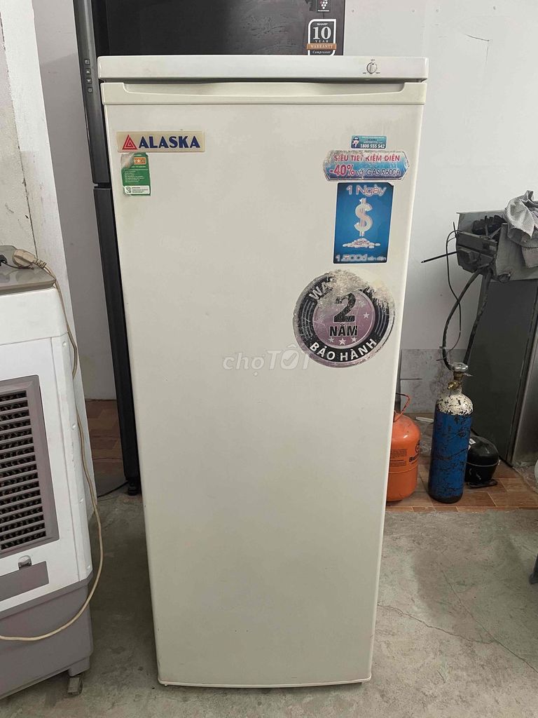 Tủ đông đứng Alaska 210 lít Trắng. Mua bán Tủ lạnh tại Quận 7 Tp Hồ Chí Minh được đăng bởi Thuyvi hình 1