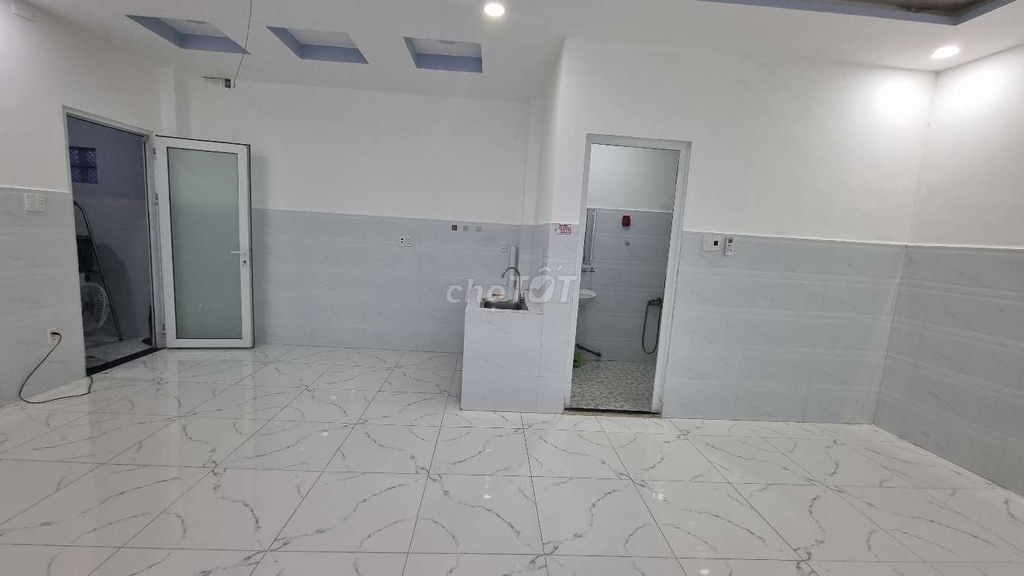 Phòng trọ rộng 40m2, Đường Trường Chinh, Quân. Tân Bình