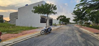 Lô mặt tiền Dt 818 Trung Tâm Hành Chính. Mua bán đất tại Huyện Thủ Thừa Long An được đăng bởi Huynh ngan