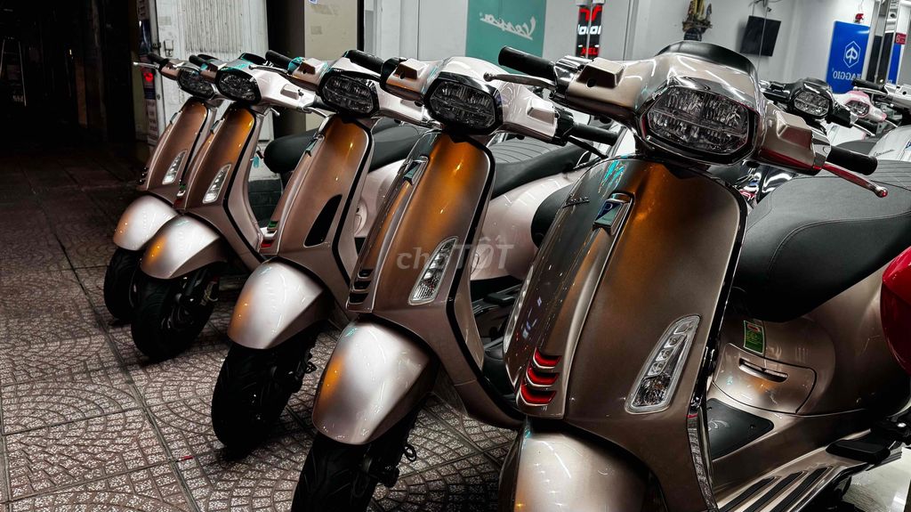 Vespa Sprint Vàng đồng TFT & Hồng Poecher. Mua bán Xe máy tại Quận Phú Nhuận Tp Hồ Chí Minh được đăng bởi VESPA  PIAGGIO BẢO HƯNG Vespa cũ trả góp  hình 7
