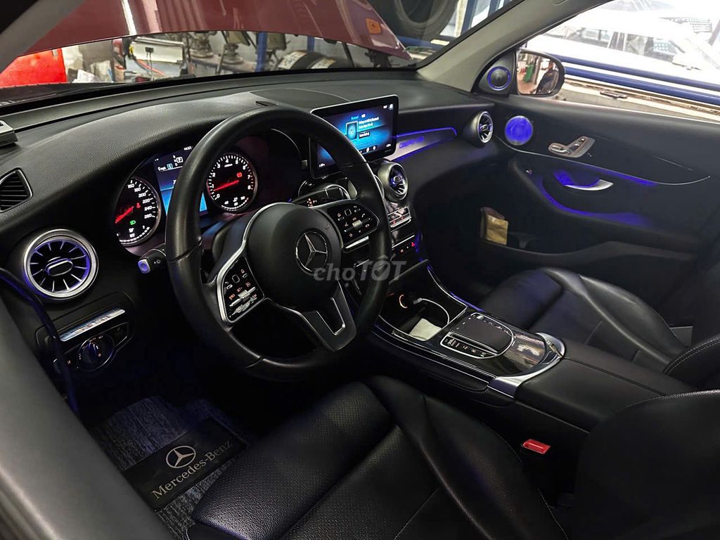 Mercedes-Benz GLC200 Facelift 2020 Đỏ. Mua bán Ô tô tại Huyện Hoài Đức Hà Nội được đăng bởi Duoc Nguyen hình 3