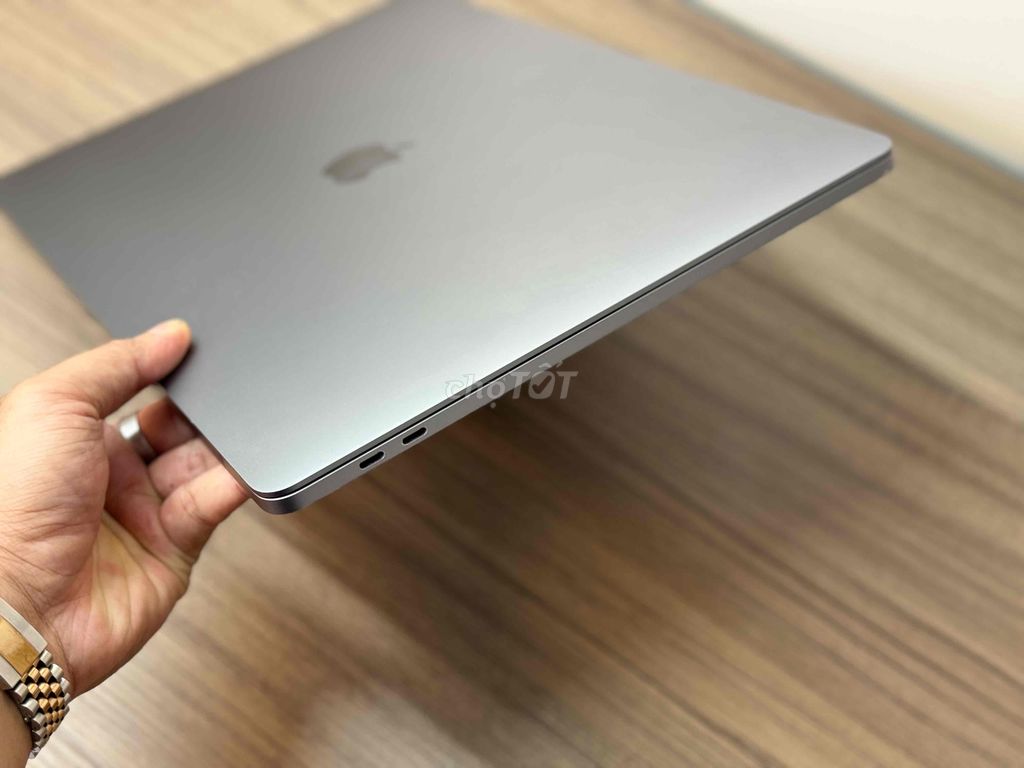 Macbook Pro 2019 16in i9 16/1T pin 7k7 sạch ko mdm