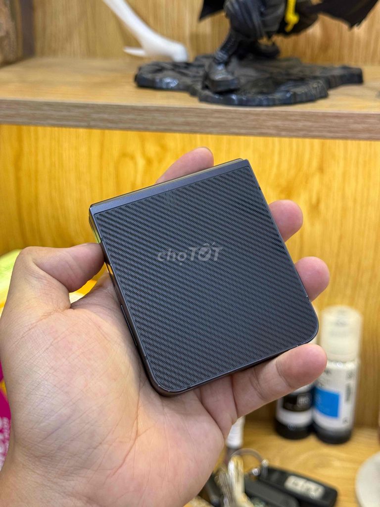 Samsung Galaxy Z Flip6 Đen carbon Việt Nam. Mua bán Điện thoại tại Quận 10 Tp Hồ Chí Minh được đăng bởi Hậu Lưu hình 1