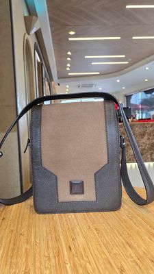 Túi đeo chéo DUNHILL Mới 99%. Mua bán Túi xách tại Quận Ba Đình Hà Nội được đăng bởi Dũng