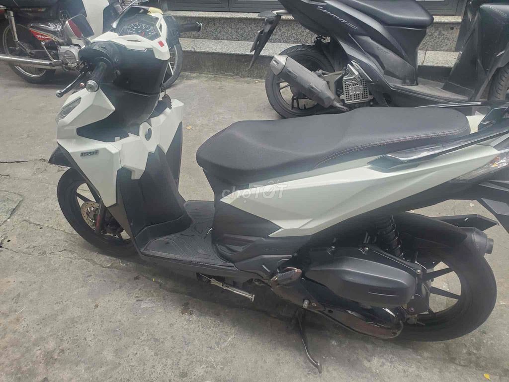 Honda Vario 150 2017 Trắng. Mua bán Xe máy tại Quận 10 Tp Hồ Chí Minh được đăng bởi Kim Hoa hình 3