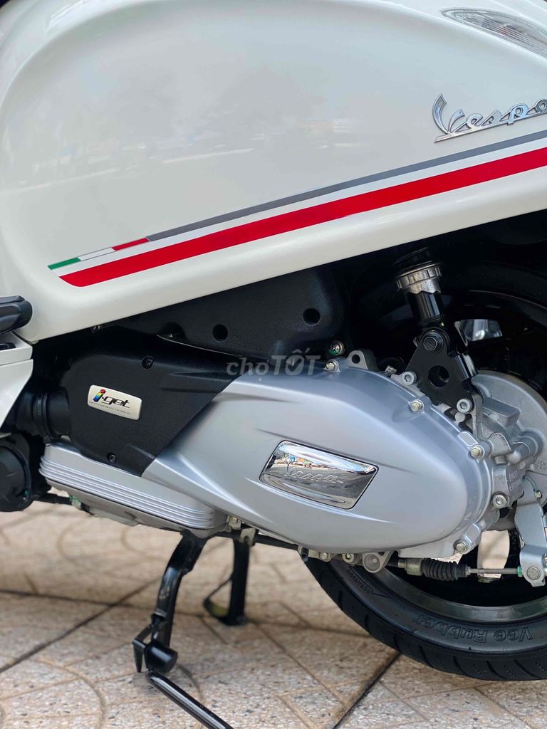 Piaggio Vespa ABS Carbon 2019 Đk 2020 siêu lướt✅. Mua bán Xe máy tại Quận Ninh Kiều Cần Thơ được đăng bởi Hiếu Xe máy Tân Liên Hưng 2 hình 14