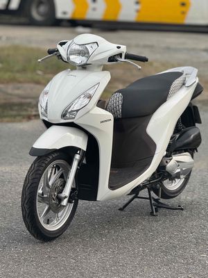honda- vission 2019 bs43 chạy chuẩn 14.000km. Mua bán Xe máy tại Quận Liên Chiểu Đà Nẵng được đăng bởi Mạnh hổ