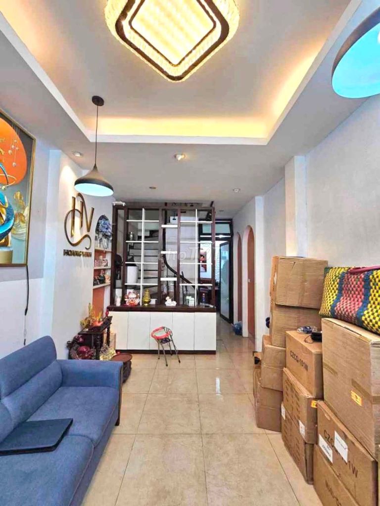 Bán nhà Ngô Gia Tự, Việt Hưng, nở hậu, ô tô tránh