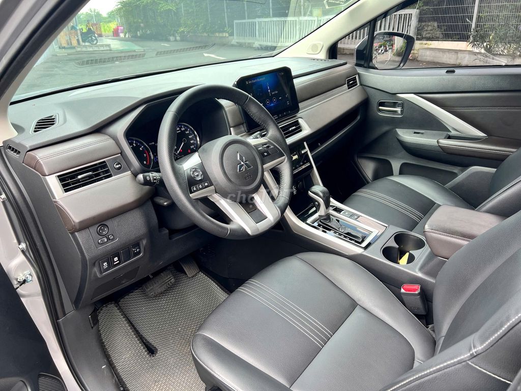 Mitsubishi Xpander 2024 Premium 1.5 AT 42860 km. Mua bán Ô tô tại Quận Tân Phú Tp Hồ Chí Minh được đăng bởi Phạm Thành Đạt hình 6