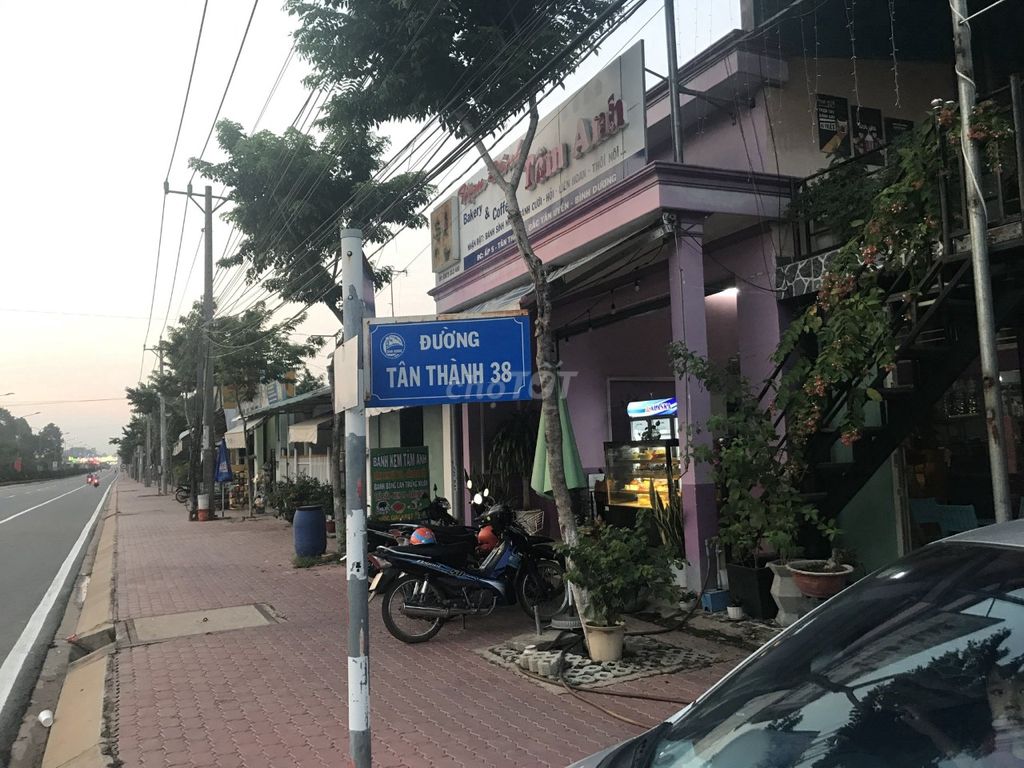 Bán đất mặt tiền nhựa