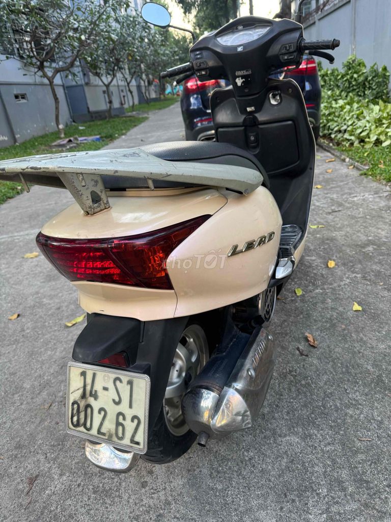 Honda Lead 2011 Đá Chống Tắt Máy. Mua bán Xe máy tại Quận Gò Vấp Tp Hồ Chí Minh được đăng bởi Cầm Đồ Cường Phát hình 4
