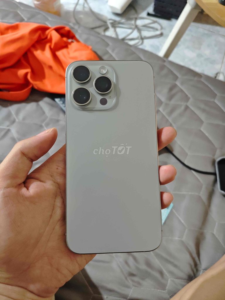Apple iPhone 15 Pro Max 256GB tian tự nhiên. Mua bán Điện thoại tại Huyện Hóc Môn Tp Hồ Chí Minh được đăng bởi Tran Duc hình 1