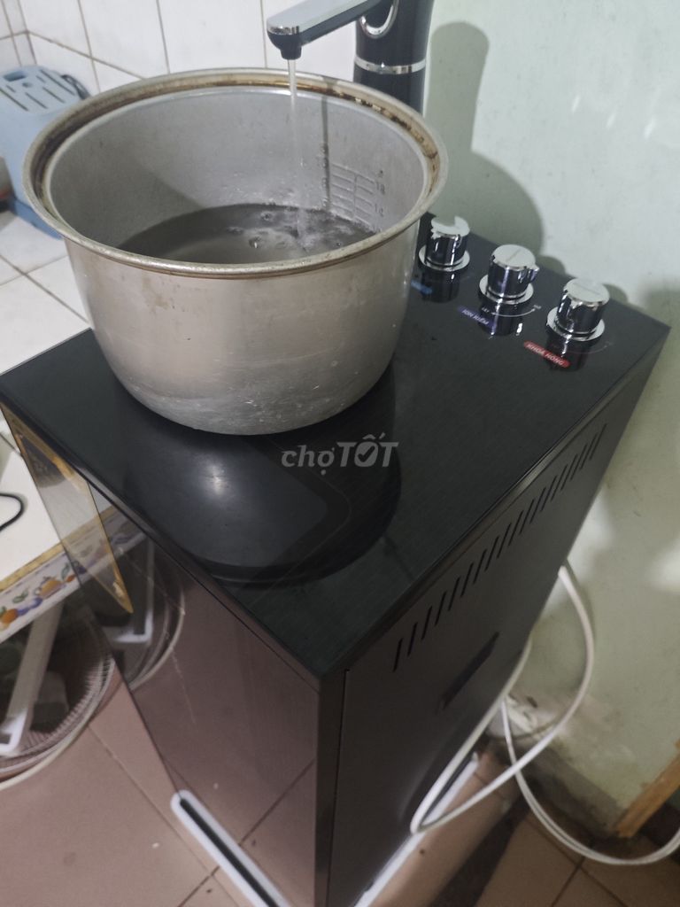 Máy lọc nước màu Đen. Mua bán Bếp, lò, đồ điện nhà bếp tại Huyện Long Thành Đồng Nai được đăng bởi Phong Nguyen hình 1