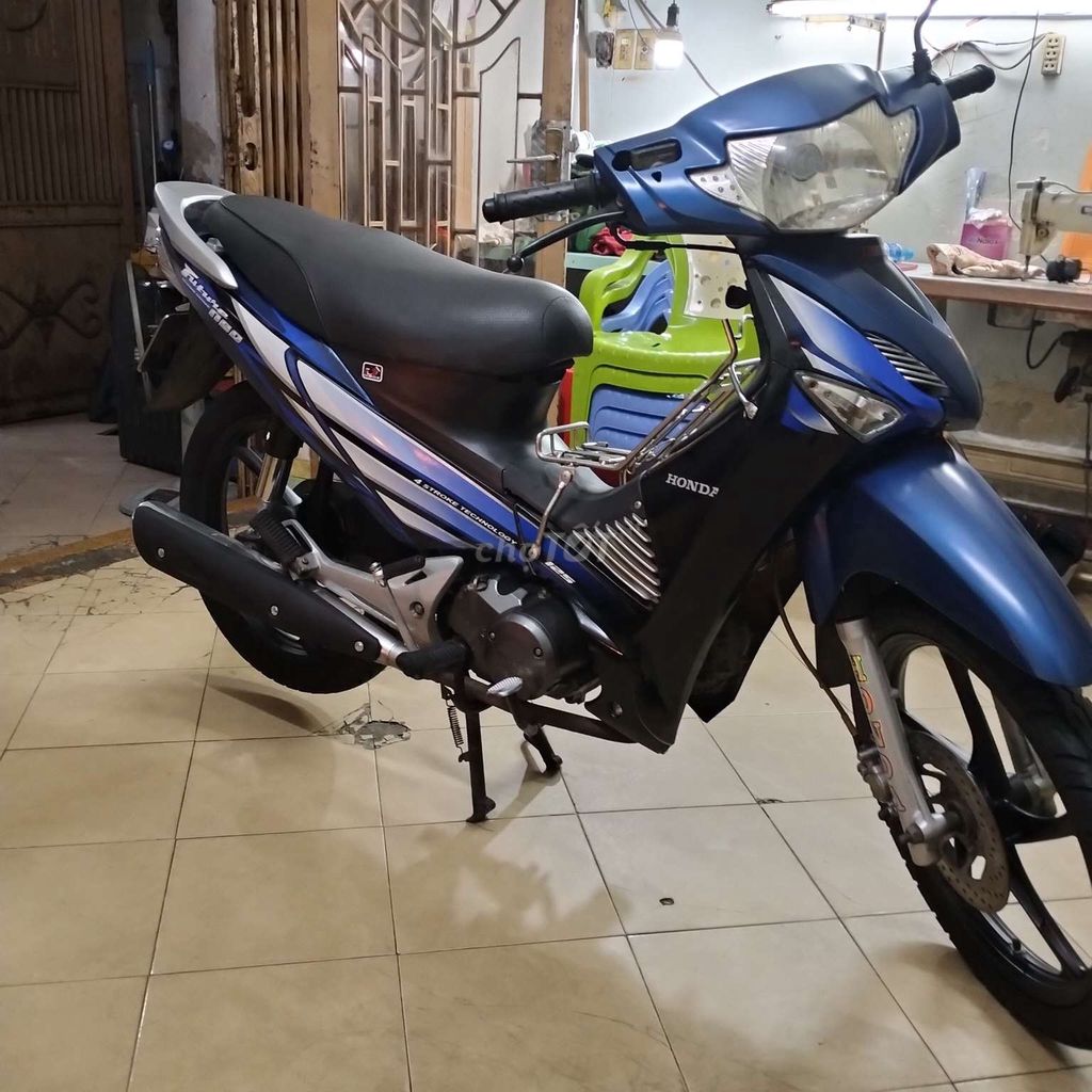 Honda Future Neo, сине-черная, Вьетнам