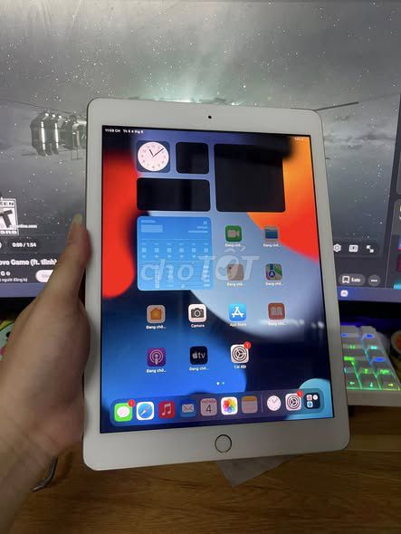 Apple iPad Gen 5 32GB Vàng Gold. Mua bán Máy tính bảng tại Quận 1 Tp Hồ Chí Minh được đăng bởi Hội Đồ Điện Tử hình 1