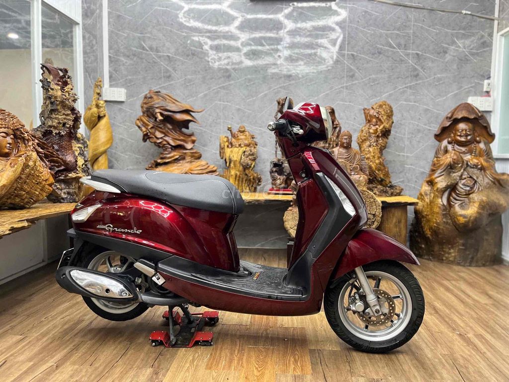 Yamaha Grande от собственника с сайгонским номером, тихий двигатель