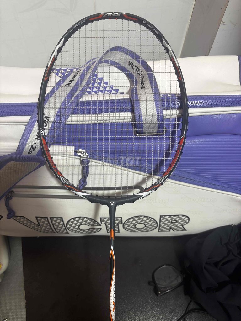 Vợt cầu lông Victor 100x 99% 3U. Mua bán Đồ thể thao, Dã ngoại tại Thành phố Dĩ An Bình Dương được đăng bởi Vawn Trường hình 1