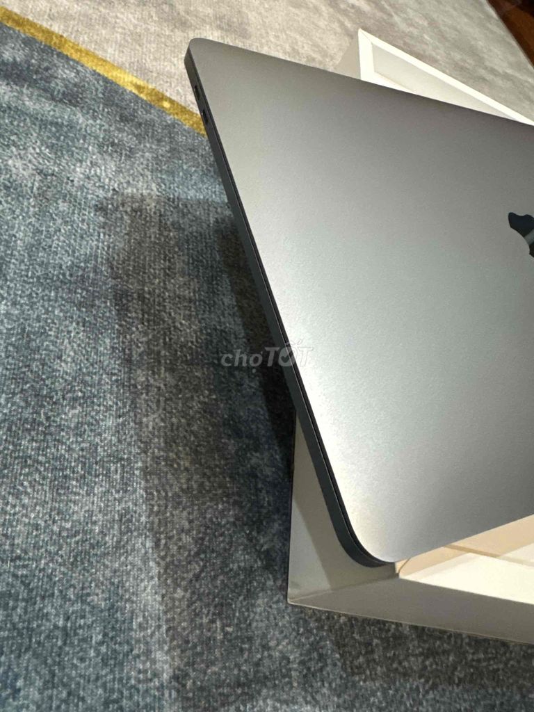 MAC PRO 2020 13 INCH I7/32/512 99% đẹp. Mua bán Laptop tại Quận 12 Tp Hồ Chí Minh được đăng bởi Hiếu hình 5