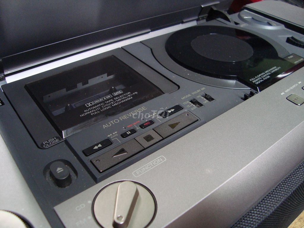 0944490512 - Máy Radio-Cassette Sony chuyên nghe đài rất hay