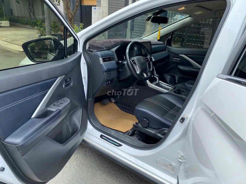 Mitsubishi Xpander Cross 2024 trắng - 57000 km. Mua bán Ô tô tại Quận 7 Tp Hồ Chí Minh được đăng bởi A Hoàng hình 5