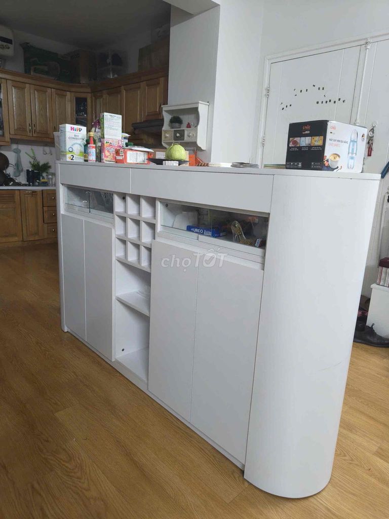 Quầy bàn tủ giầy Gỗ Trắng Bo cong 2 đầu. Mua bán Tủ, kệ gia đình tại Quận Long Biên Hà Nội được đăng bởi Nam hình 1