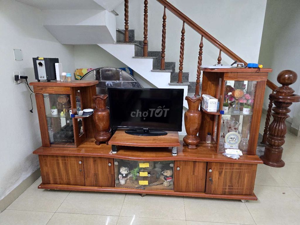 Kệ tủ tivi gỗ màu Nâu. Mua bán Tủ, kệ gia đình tại Quận Liên Chiểu Đà Nẵng được đăng bởi Phạm Công Tiến hình 1