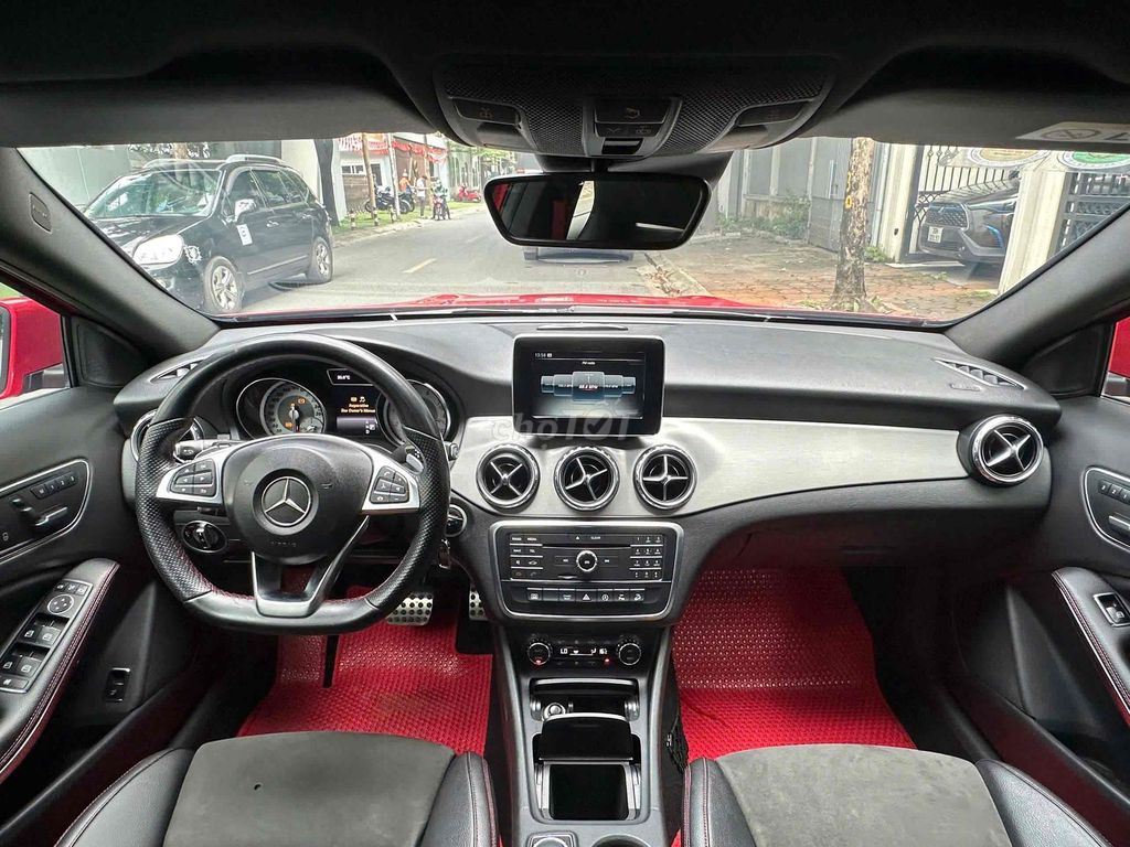 Mercedes Benz GLA250 AMG 4Matic sx 2016 màu đỏ. Mua bán Ô tô tại Quận Cầu Giấy Hà Nội được đăng bởi Cao Quý hình 15