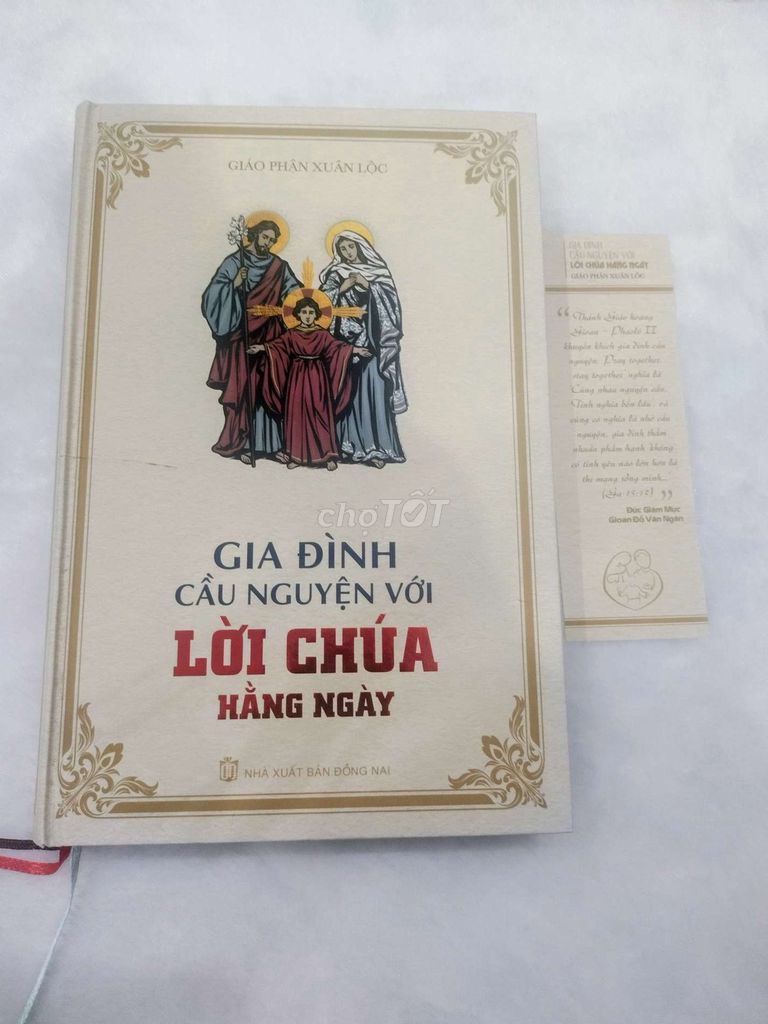 Sách Gia Đình Cầu Nguyện Với Lời Chúa Hàng Ngày. Mua bán Sách tại Thành phố Biên Hòa Đồng Nai được đăng bởi Dung Nguyen hình 1