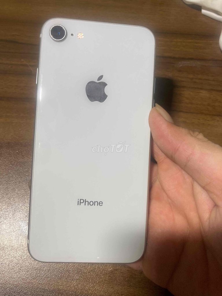 Apple iPhone 8 64GB Trắng. Mua bán Điện thoại tại Quận 10 Tp Hồ Chí Minh được đăng bởi Nguyễn Văn Biết hình 1
