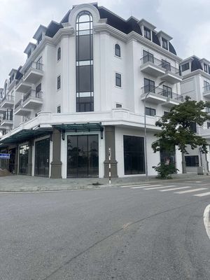 Shop Hou The Metropolitan Bắc Giang 379 Đồng Sơn vị trí đẹp. Mua bán nhà ở tại Thành phố Bắc Giang Bắc Giang được đăng bởi Nguyễn Quốc Toản
