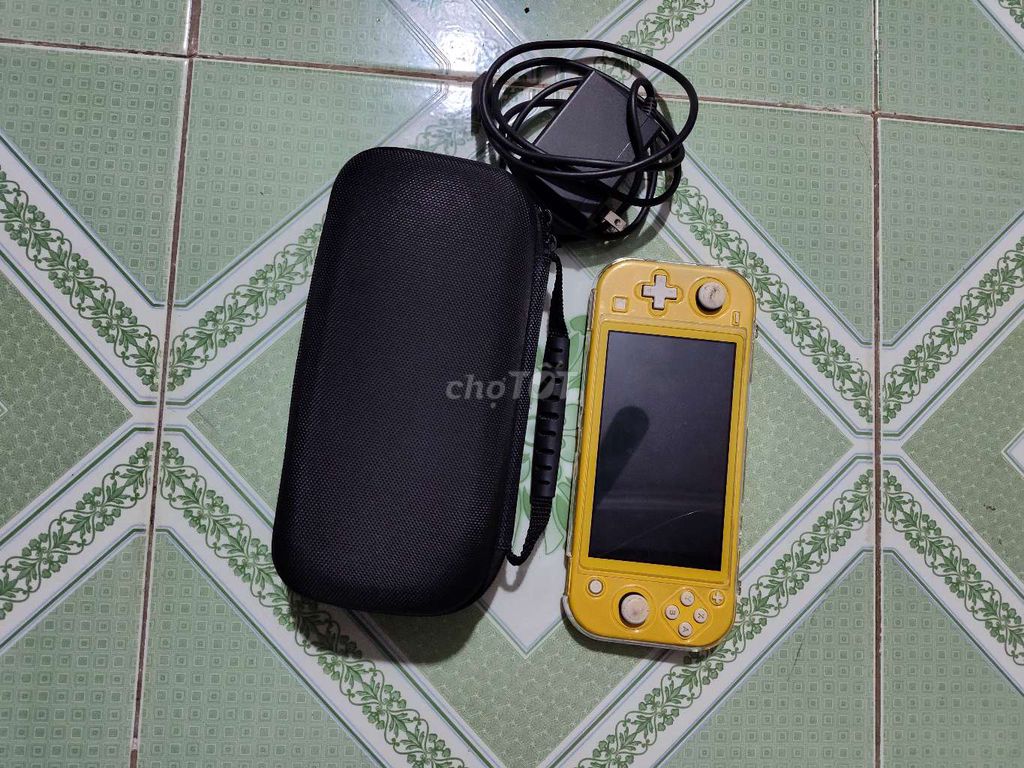 Máy chơi game Nintendo Switch Lite Vàng. Mua bán Thiết bị chơi game tại Huyện Tiên Du Bắc Ninh được đăng bởi Long Hpang hình 1