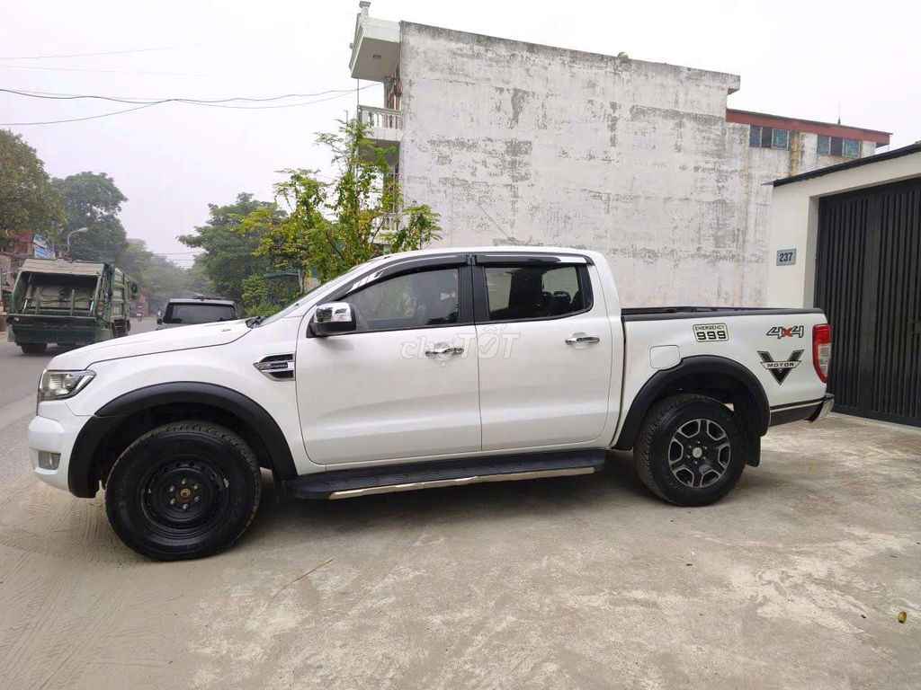 145 2016 XLT 2.2L 4x4 MT - 98000 km. Mua bán Ô tô tại Huyện Thanh Trì Hà Nội được đăng bởi Chuyên mua bán xe Bán Tải Lướt  hình 3