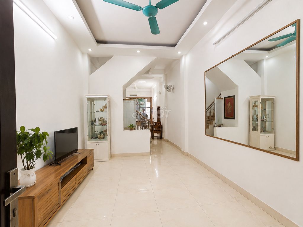 Siêu đẹp chỉ 7.1 tỷ có nhà phố Hoàng Mai, sát ô tô, 2 thoáng, không QH