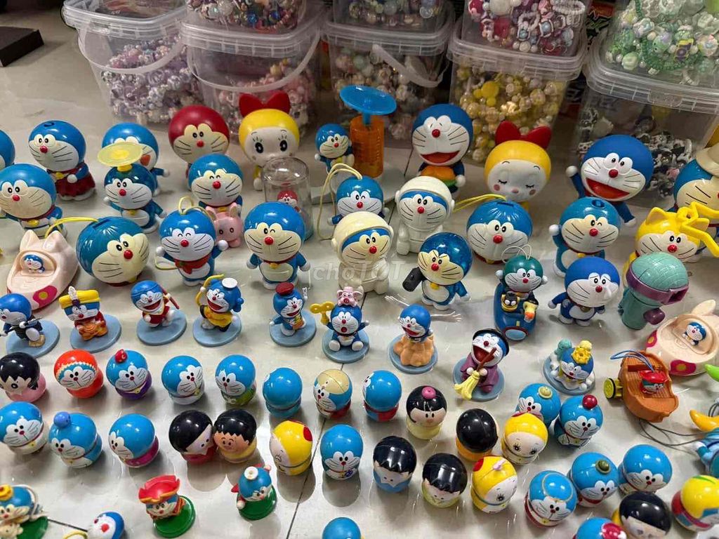 150 tượng doraemon lớn nhỏ