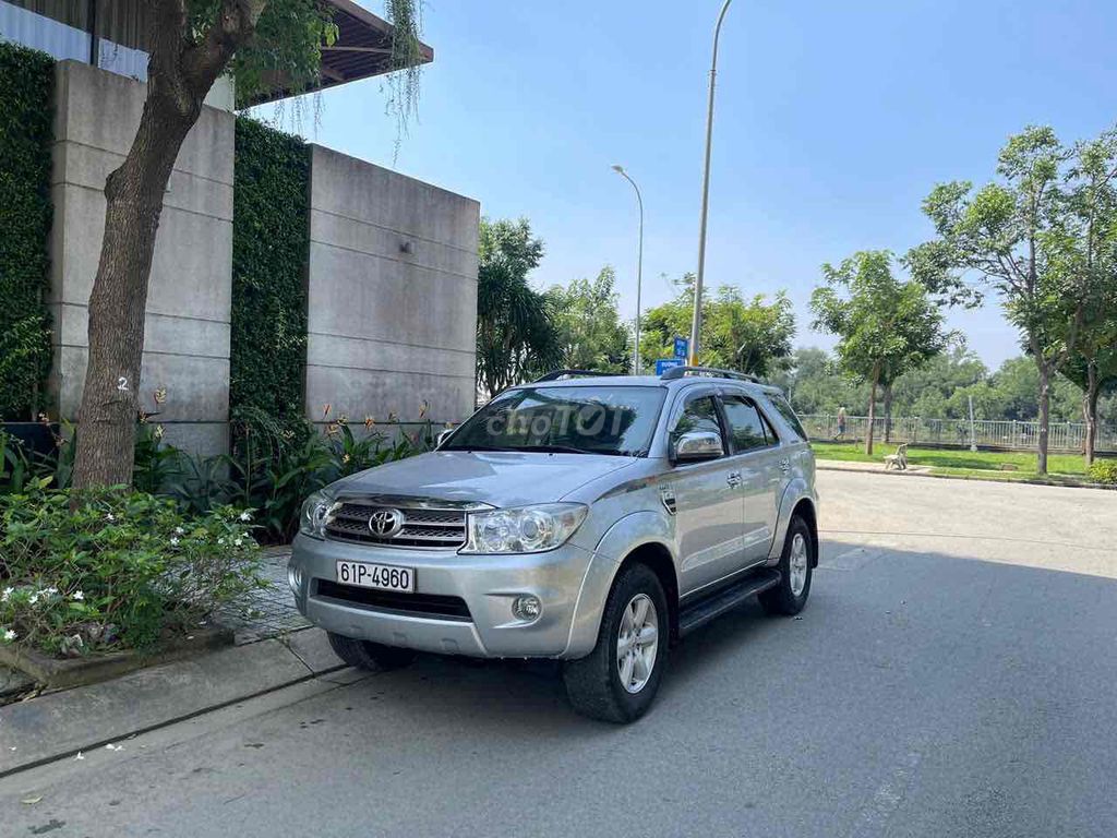Toyota Fortuner 2010 2.7V 4x4 AT - 139000 km. Mua bán Ô tô tại Quận 7 Tp Hồ Chí Minh được đăng bởi Phạm Vũ Công Thành hình 3