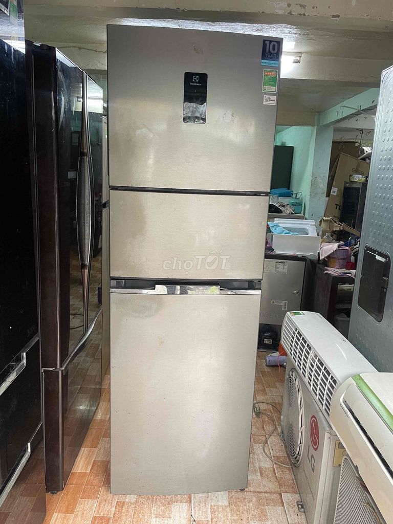 Thanh lý tủ lạnh Electrolux 340l giá rẻ. Mua bán Tủ lạnh tại Huyện Bình Chánh Tp Hồ Chí Minh được đăng bởi Phat dat Nguyen hình 2