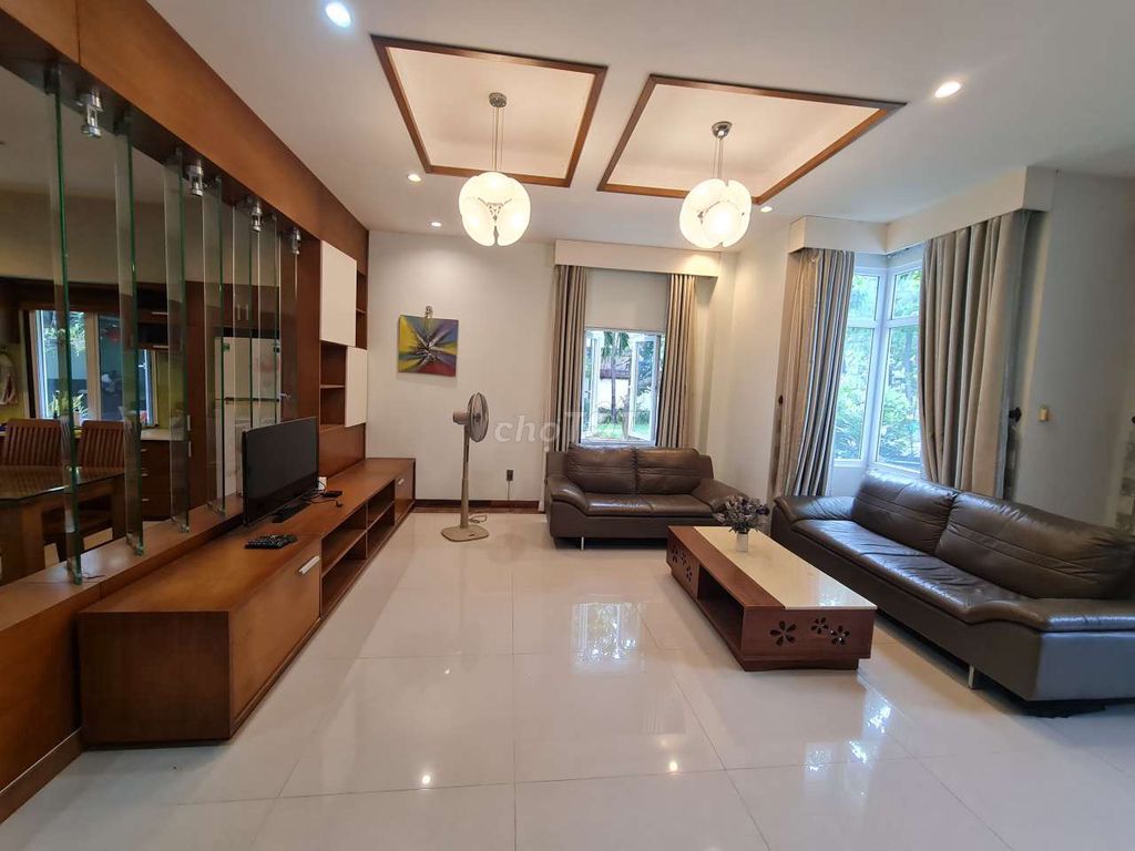 Cho thuê Biệt thự 198m2, 4PN, 3WC, khu compound Villa Park, P. Phú Hữu