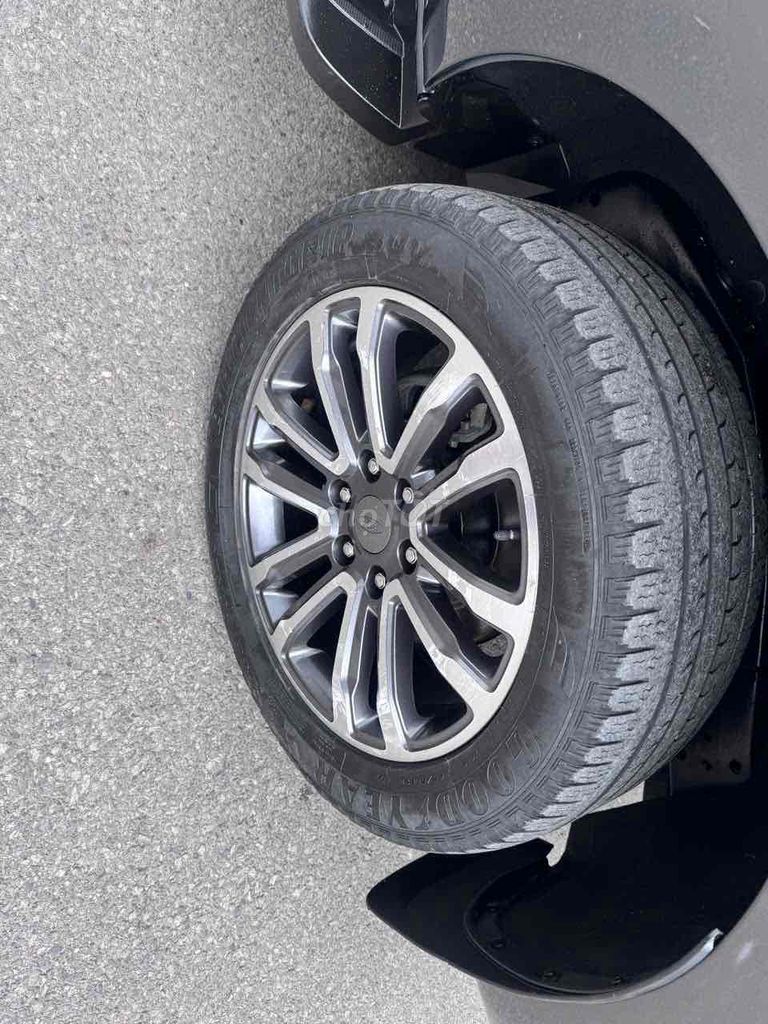 Ford everest 2019 titanium siêu đẹp. Mua bán Ô tô tại Quận 12 Tp Hồ Chí Minh được đăng bởi Tân hình 4