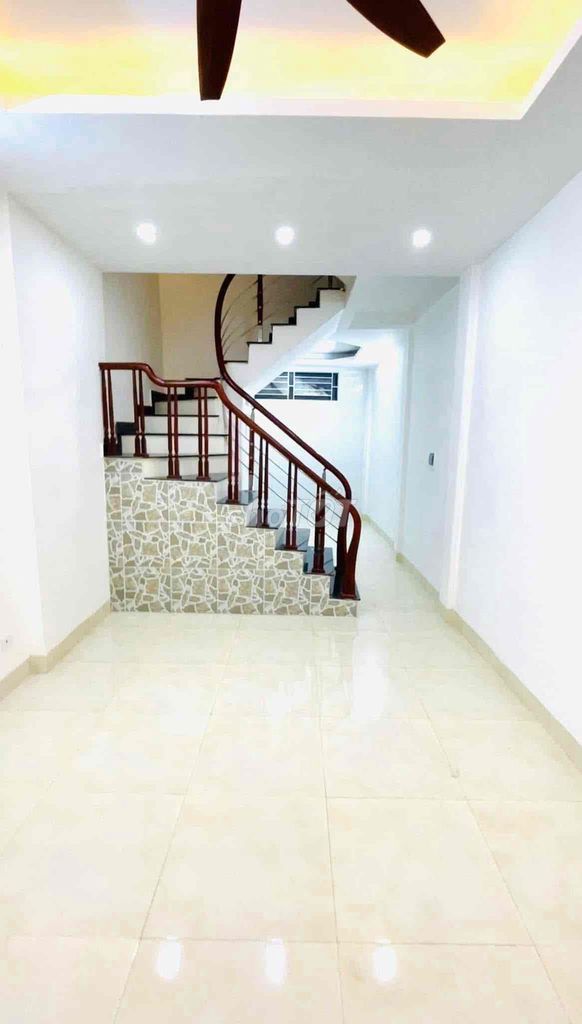 Bán nhà phố Hoàng Liệt, Hoàng Mai 6,95 tỷ, 39m2*4T, Ô Tô đỗ, Gần phố