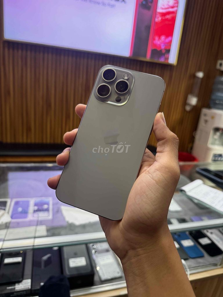 iPhone 15 Pro Max 256GB Xám 99%. Mua bán Điện thoại tại Quận 10 Tp Hồ Chí Minh được đăng bởi Le Tuan hình 1