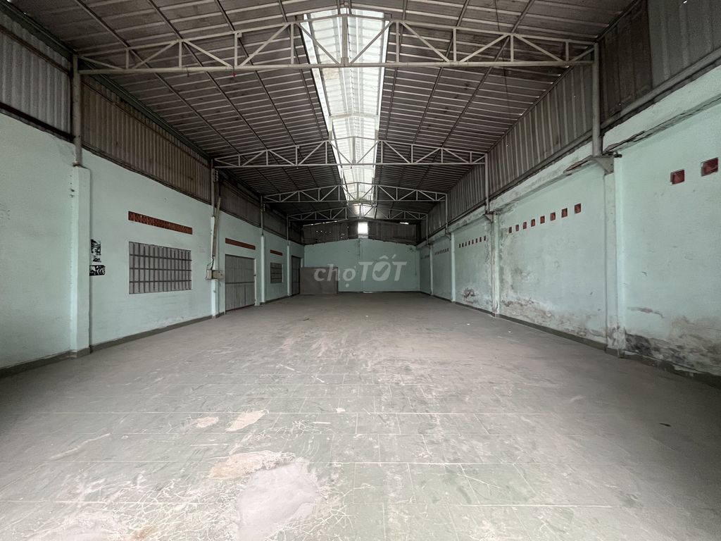 CHO THUÊ XƯỞNG 300M TÂN ĐÔNG HIỆP DĨ AN GẦN TRUNG TÂM Y TẾ DĨ AN