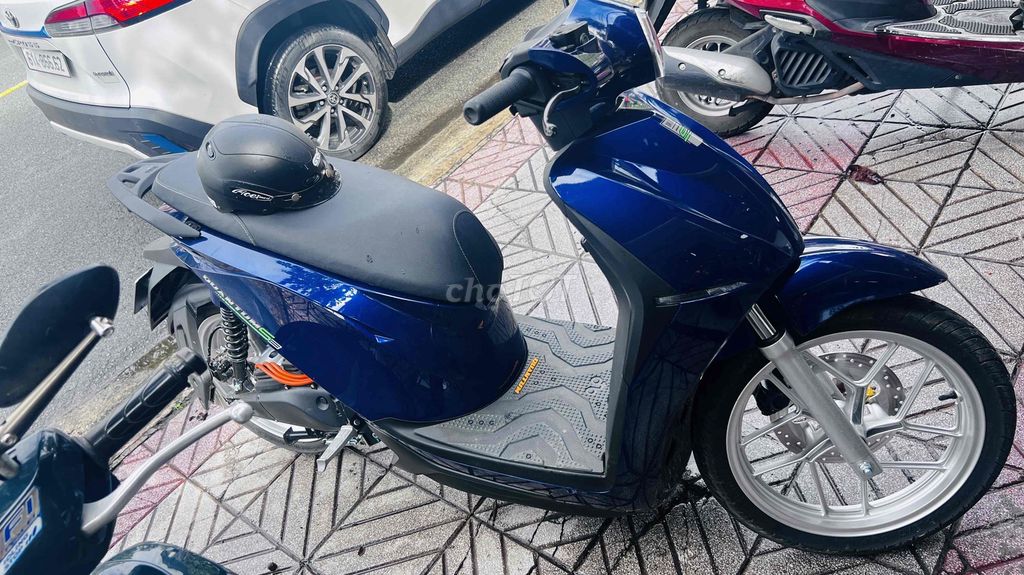 xe như mới đi đúng 2300km siêu keng vì ko thoi bán. Mua bán Xe điện tại Thành phố Thủ Dầu Một Bình Dương được đăng bởi lê thành  hình 3