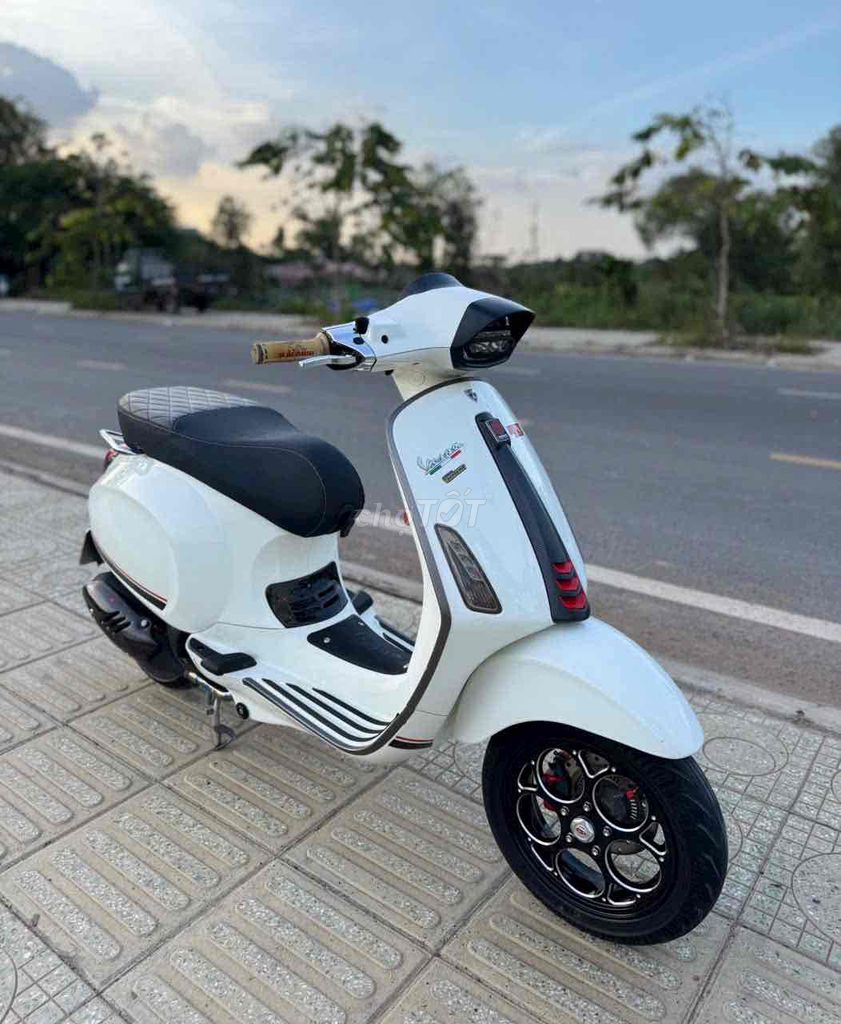 BÁN XE Vespa Sprint 2019 Kiểng bản Carbon. Mua bán Xe máy tại Quận 10 Tp Hồ Chí Minh được đăng bởi thái thanh tùng hình 10