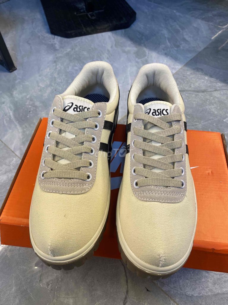 giày easics size 43