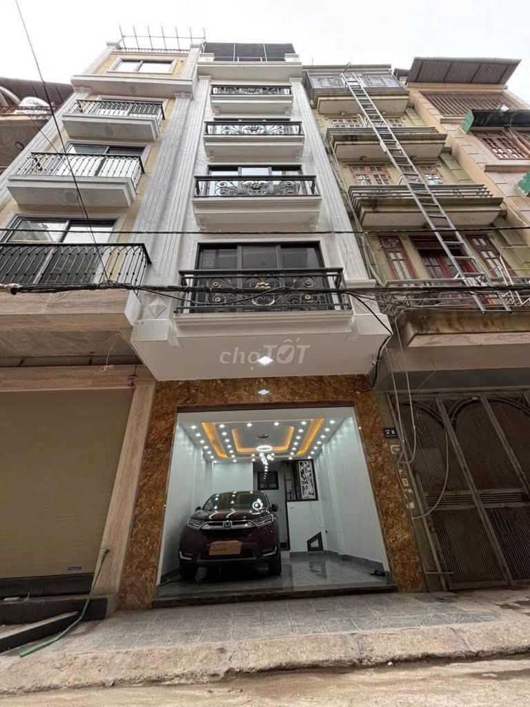 Bán nhà phân lô ô tô thang máy Hoàng Quốc Việt, 31m2, 15.6 tỷ