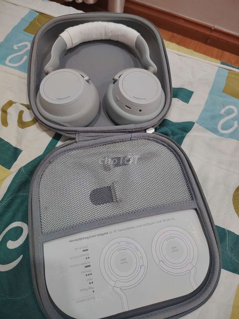 Tai nghe Microsoft Surface 2 Headphones  Xám. Mua bán Tivi, Âm thanh tại Thành phố Vũng Tàu Bà Rịa - Vũng Tàu được đăng bởi Anh Quân Phạm hình 1