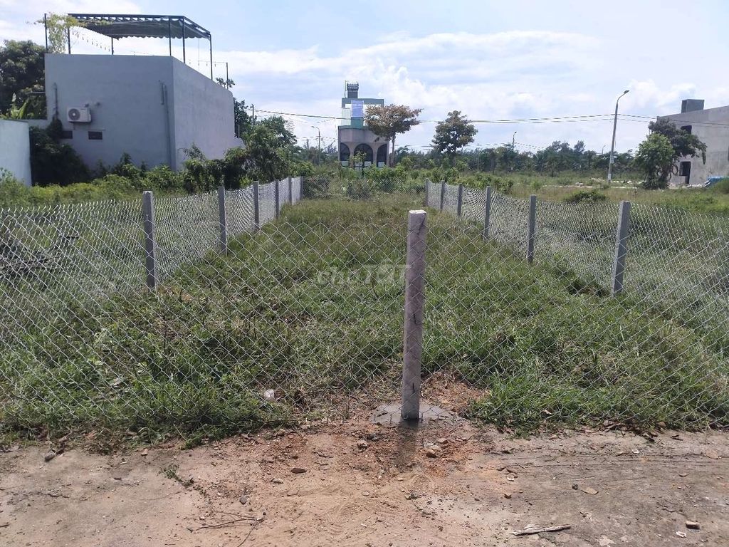 Trụ và lưới hàng rào b40 và théo gai. Mua bán Đồ chuyên dụng, Giống nuôi trồng tại Quận Ngũ Hành Sơn Đà Nẵng được đăng bởi rin hình 1