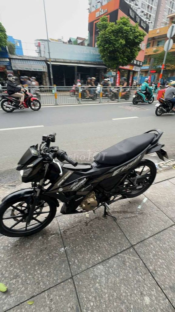 Suzuki Satria 2019 Черный с ручным сцеплением Вьетнам