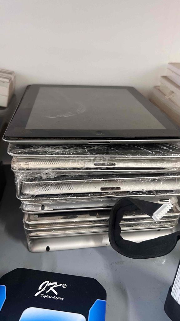 Apple 15 Con iPad Cũ Phù pin. Mua bán Máy tính bảng tại Quận 3 Tp Hồ Chí Minh được đăng bởi Huy Nguyen hình 1
