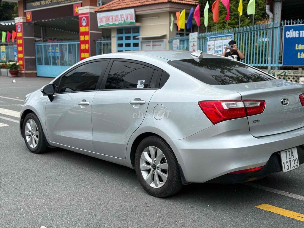 Kia Rio 2015 1.4 AT Sedan - 98000 km. Mua bán Ô tô tại Thành phố Dĩ An Bình Dương được đăng bởi tran van Huy hình 2